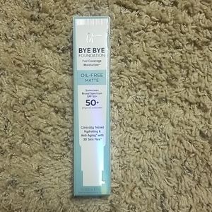 IT Cosmetics oil free matte foundation